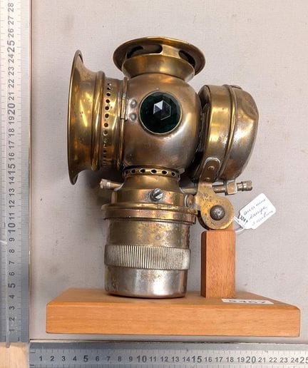 Ancienne lampe à carbure - Dimensions et état voir