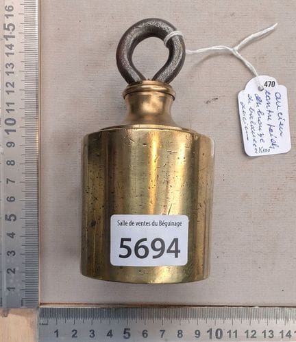 un contre-poids balance 2kg 100 ancien en laiton -