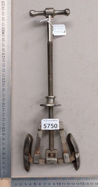 Ancien extracteur insolite - Dimensions et état vo