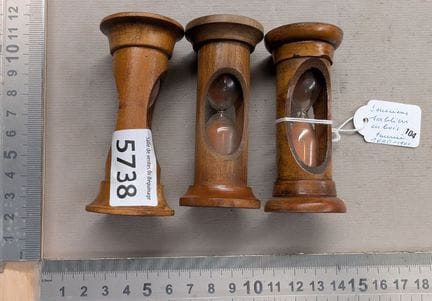 3 anciens sabliers en bois et verre tourné 1880, t