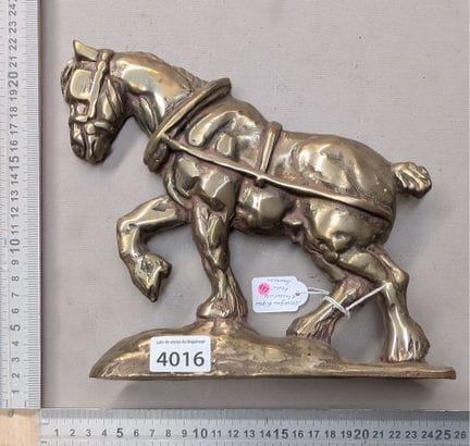 Magnifique cheval de trait en bronze - Dimensions 