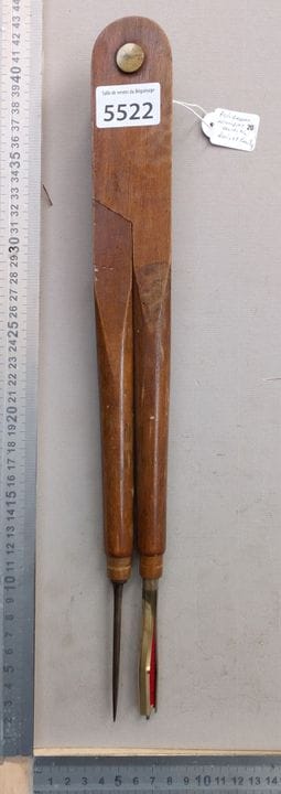 Très beau compas en bois et laiton 40 cm - Dimensi