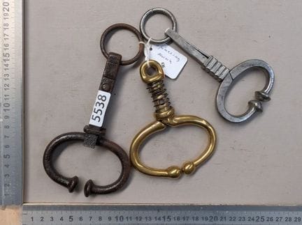 3 pince-nez anciens - Dimensions et état voir phot