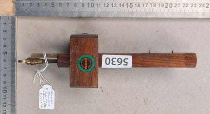 1 Ancien trusquin menuisier-ébéniste bois et laito