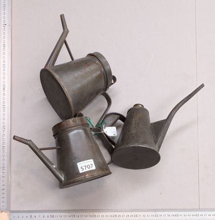 3 burettes anciennes en métal - Dimensions et état