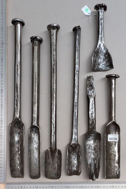 7 anciennes gouges de charpentier en fer forgé - D