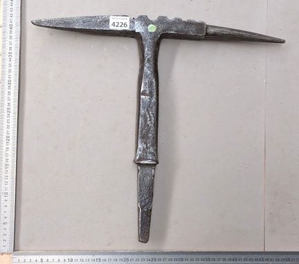 1 ancienne bigorne en acier - Dimensions et état v