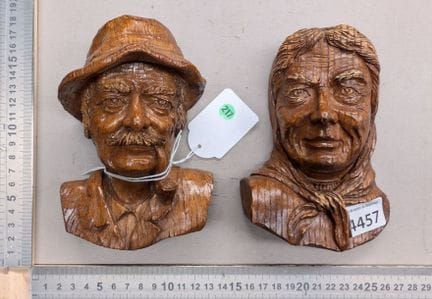 2 bustes de couple en bois sculpté - Dimensions et