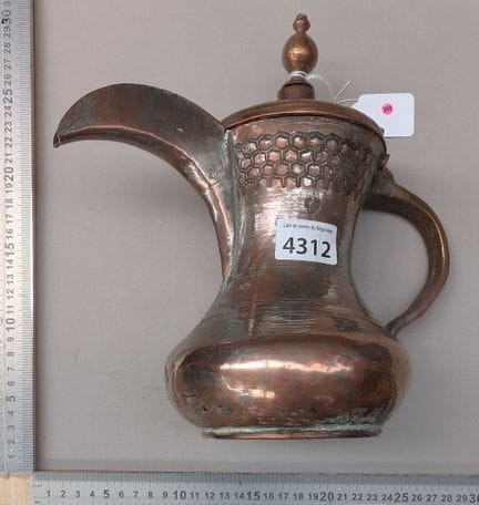 Cafetière antique en bronze - Dimensions et état v