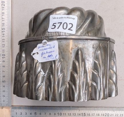 Ancien moule à gâteaux en métal - Dimensions et ét