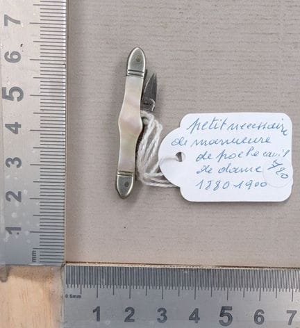 Un petit nécessaire manucure de poche pour dames 1
