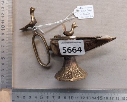 Ancienne petite lampe à huile en laiton - Dimensio