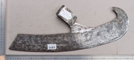 1 Ancien outil pour nettoyer les ruisseaux - Dimen
