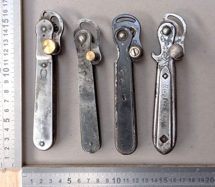 4 ouvres boites anciens - Dimensions et état voir 