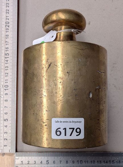 1 ancien poids 10 kg en cuivre - Dimensions et éta