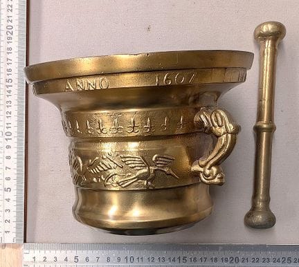 Mortier en bronze et son pilon - Dimensions et éta