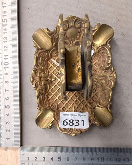 Ancien cendrier et porte allumette en laiton - Dim