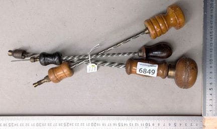 3 anciens tournevis cliquet spirale - Dimensions e