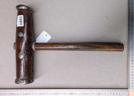 1 ancien marteau à éclaffer de charpentier - Dimen