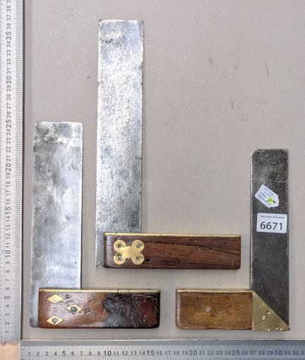 3 anciennes équerre bois laiton - Dimensions et ét