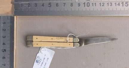Couteau type papillon PATENT ERNA GERMANY, un peu 