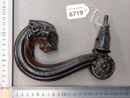 1 heurtoir ancien en fonte - Dimensions et état vo