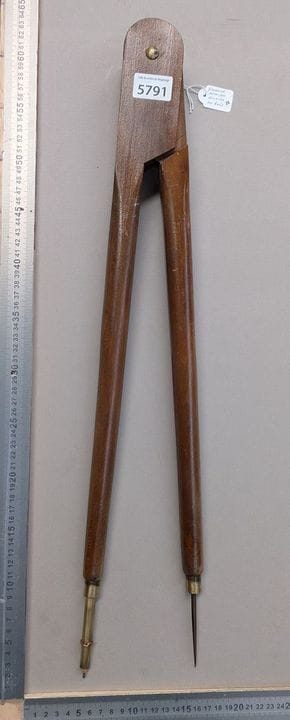 Très beau compas en bois 60 cm - Dimensions et éta