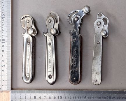 4 ouvres boites anciens - Dimensions et état voir 