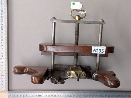 Très beau rabot, bois laiton acier sans lame - Dim