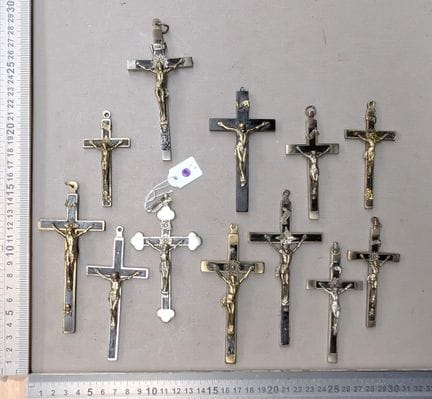 12 croix de religieux anciennes - Dimensions et ét