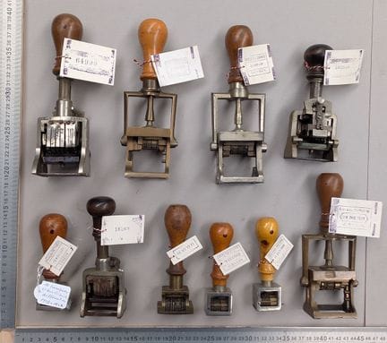 10 tampons et leur étiquettes différentes de 1928 