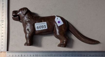 1 casse noix ancien en fonte (un chien) - Dimensio