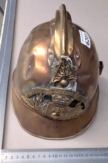 Ancien casque de pompier en cuivre - Dimensions et