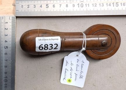 1 roulette en bois pour le décor du beurre - Dimen