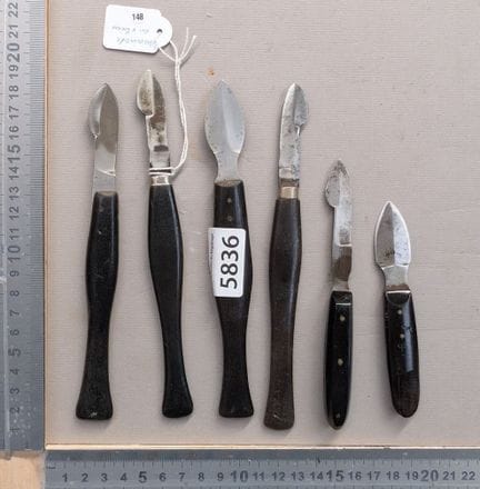 6 Couteaux de sculpteur de bois, manche en ébène -
