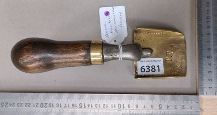 1 ancien boutoir de maréchal ferrant  - Dimensions