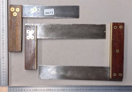 3 anciennes équerre bois laiton - Dimensions et ét