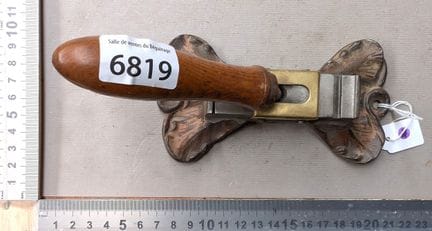 1 ancien sertisseur de lacet outil de cordonnier -