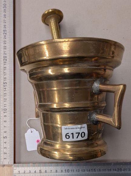Mortier en bronze et son pilon - Dimensions et éta