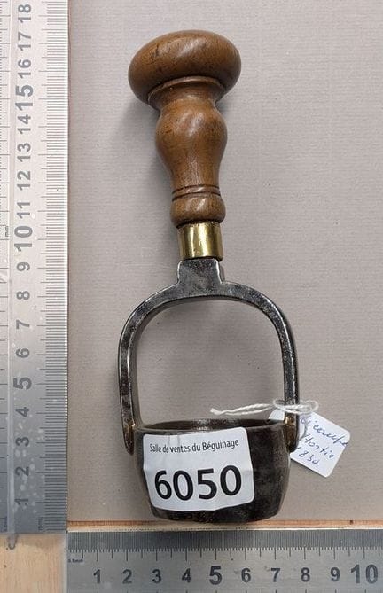 1 ancien découpe d'Ostie - Dimensions et état voir
