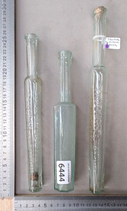 3 bouteilles en verre XVIIIème - Dimensions et éta