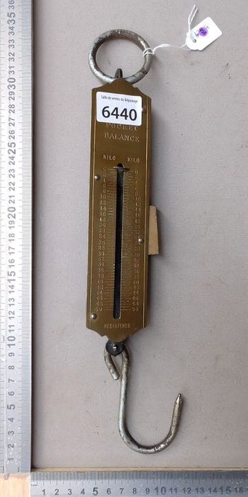 Ancien peson l'aiguille coulisse de haut en bas - 