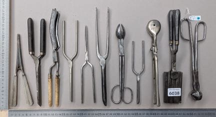 10 fers à friser ancien - Dimensions et état voir 