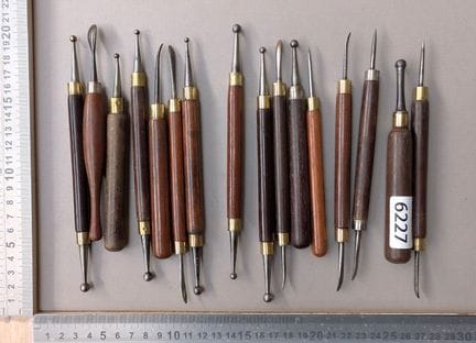Lot de 16 outils à polir - Dimensions et état voir