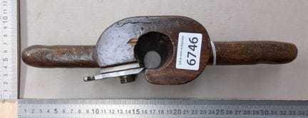 1 très ancien rabot pour la fabrication des manche