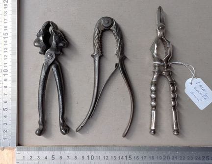 3 casses noisettes anciens - Dimensions et état vo