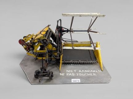 Maquette de moissonneuse lieuse, époque 1920 - 45 