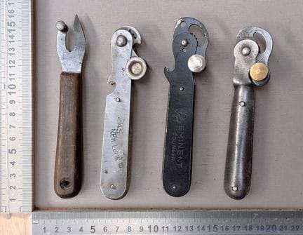 4 ouvres boites anciens - Dimensions et état voir 