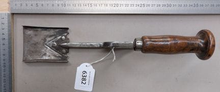 1 ancien boutoir de maréchal ferrant  - Dimensions