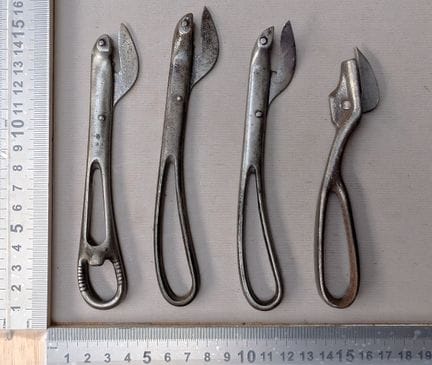 4 ouvres boites anciens - Dimensions et état voir 